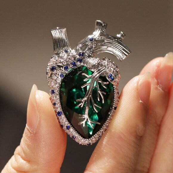 Luxury Anatomical Heart Crystal Brooch Pin - Picture 4 of 5